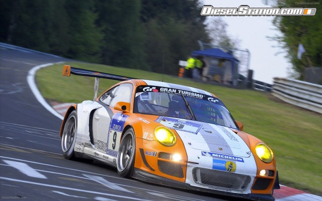 Porsche 911 GT3 at Le Mans 2010 Widescreen Picture #12 Porsche 911 GT3 at Le Mans 2010 Widescreen Picture #12