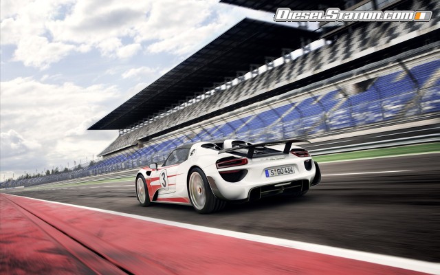 Porsche 918 Spyder 2015 Widescreen Picture #40 Porsche 918 Spyder 2015 Widescreen Picture #40