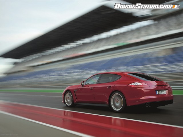 Porsche Panamera GTS 2012 Picture #2 Porsche Panamera GTS 2012 Picture #2