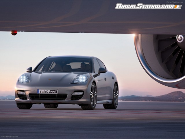 Porsche Panamera Turbo S 2011 Picture #8 Porsche Panamera Turbo S 2011 Picture #8