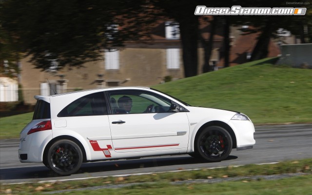 Renault 2009 Megane R26R Widescreen Picture #20 Renault 2009 Megane R26R Widescreen Picture #20