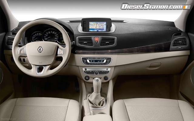 Renault 2010 Fluence Widescreen Picture #10 Renault 2010 Fluence Widescreen Picture #10