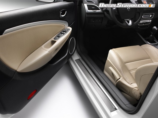 Renault Megane Coupe Cabriolet 2011 Picture #9 Renault Megane Coupe Cabriolet 2011 Picture #9