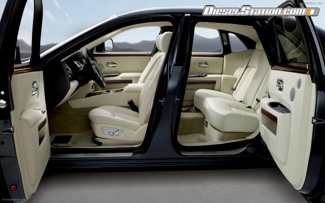 Rolls Royce Ghost in detail Widescreen Picture #26 Rolls Royce Ghost in detail Widescreen Picture #26