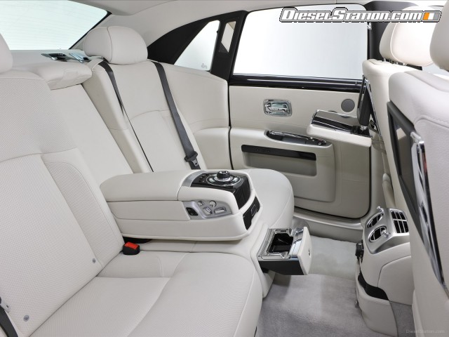 Rolls Royce One Thousand and One Nights 2013 Picture #13 Rolls Royce One Thousand and One Nights 2013 Picture #13