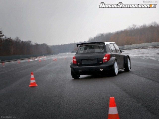 Skoda Fabia Super 2000 Picture #2 Skoda Fabia Super 2000 Picture #2