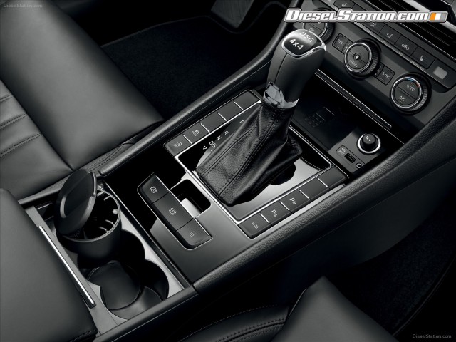 Skoda Superb Combi 2016 Picture #17 Skoda Superb Combi 2016 Picture #17