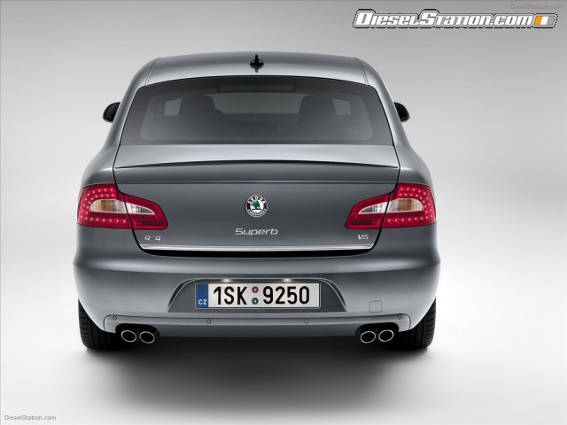 Skoda Superb Combi Laurin Klement Picture #4 Skoda Superb Combi Laurin Klement Picture #4