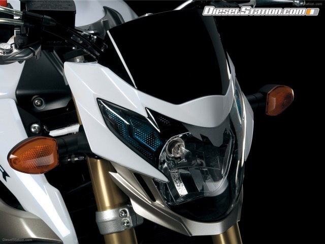 Suzuki GSR750 2011 Picture #11 Suzuki GSR750 2011 Picture #11