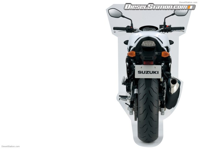 Suzuki GSR750 2011 Picture #1 Suzuki GSR750 2011 Picture #1