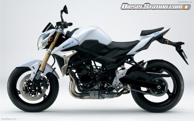Suzuki GSR750 2011 Widescreen Picture #6 Suzuki GSR750 2011 Widescreen Picture #6
