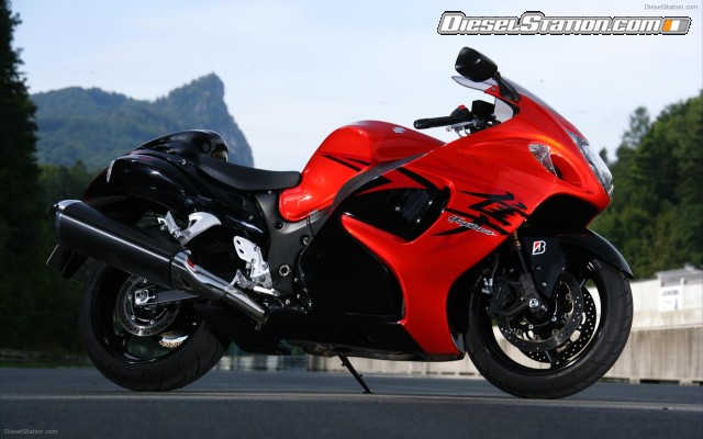 Suzuki GSX 1300R Widescreen Picture #6 Suzuki GSX 1300R Widescreen Picture #6