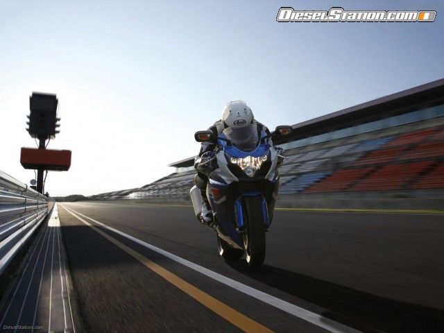 Suzuki GSX R1000 2012 Picture #4 Suzuki GSX R1000 2012 Picture #4