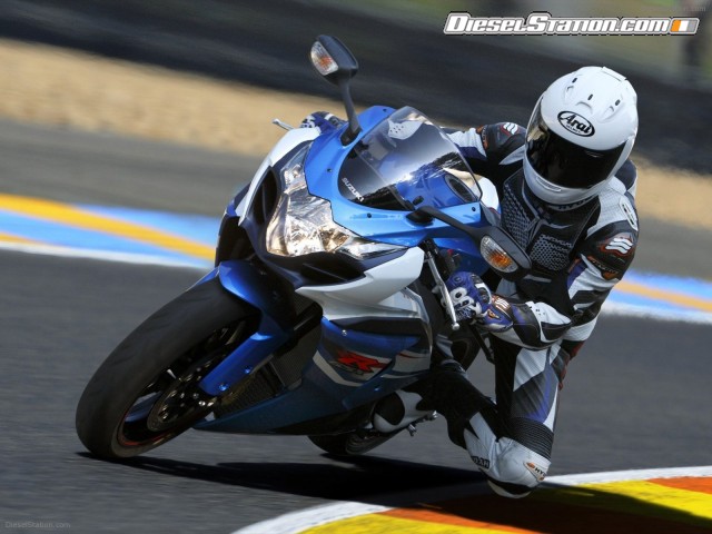 Suzuki GSX R1000 2012 Picture #17 Suzuki GSX R1000 2012 Picture #17