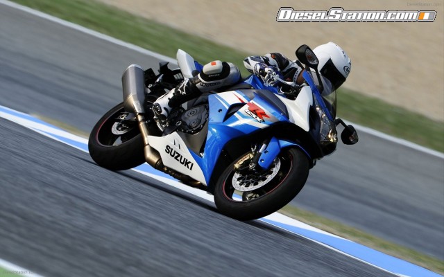 Suzuki GSX R1000 2012 Widescreen Picture #5 Suzuki GSX R1000 2012 Widescreen Picture #5