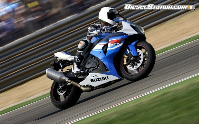 Suzuki GSX R1000 2012 Widescreen Picture #12 Suzuki GSX R1000 2012 Widescreen Picture #12