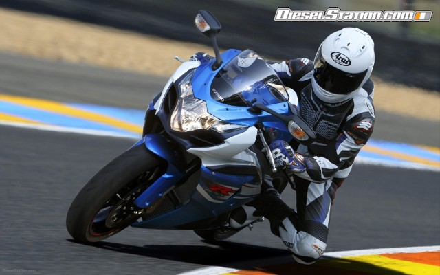 Suzuki GSX R1000 2012 Widescreen Picture #1 Suzuki GSX R1000 2012 Widescreen Picture #1