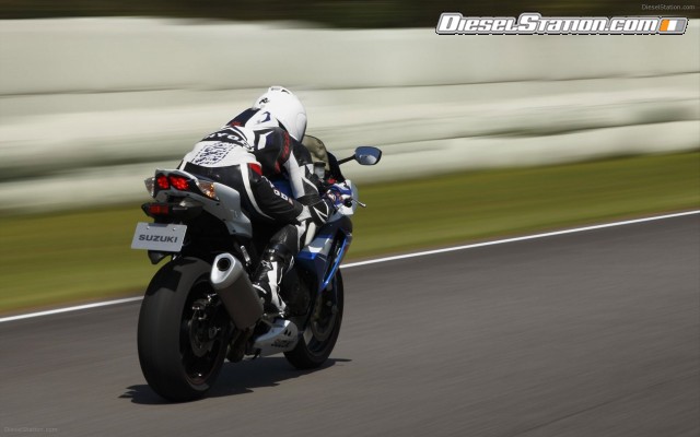 Suzuki GSX R1000 2012 Widescreen Picture #3 Suzuki GSX R1000 2012 Widescreen Picture #3