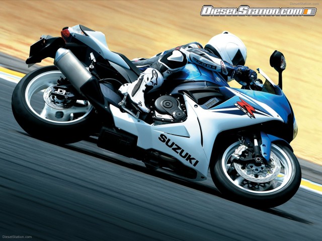 Suzuki GSX R600 2011 Picture #0 Suzuki GSX R600 2011 Picture #0