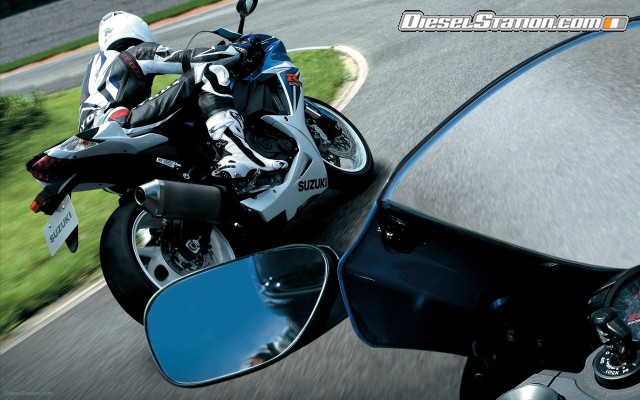 Suzuki GSX R600 2011 Widescreen Picture #9 Suzuki GSX R600 2011 Widescreen Picture #9