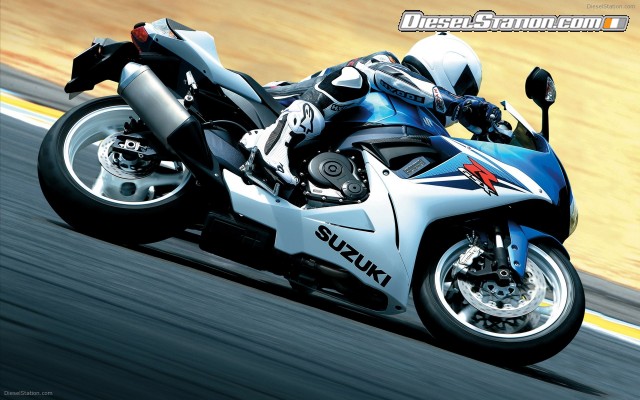 Suzuki GSX R600 2011 Widescreen Picture #7 Suzuki GSX R600 2011 Widescreen Picture #7