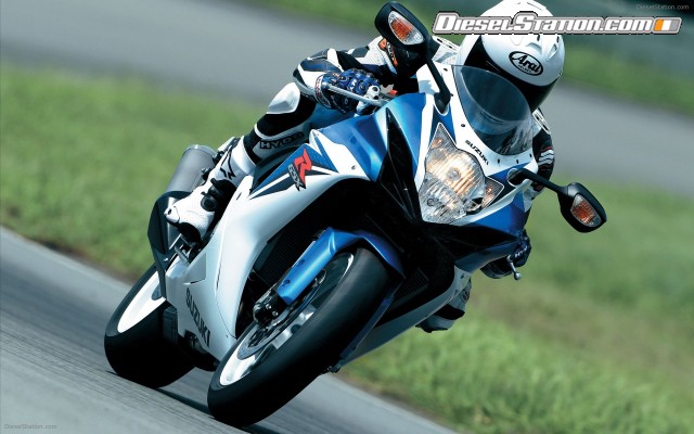Suzuki GSX R600 2011 Widescreen Picture #5 Suzuki GSX R600 2011 Widescreen Picture #5