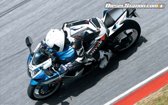 Suzuki GSX R600 2011 Widescreen Picture #3 Suzuki GSX R600 2011 Widescreen Picture #3