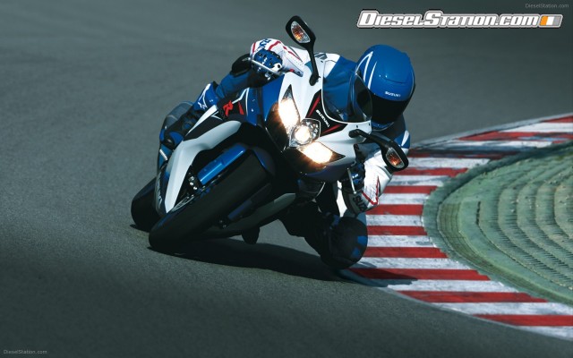 Suzuki GSX R600 Widescreen Picture #13 Suzuki GSX R600 Widescreen Picture #13