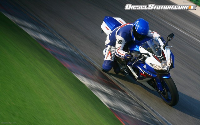 Suzuki GSX R600 Widescreen Picture #5 Suzuki GSX R600 Widescreen Picture #5