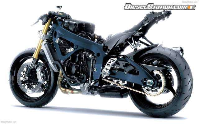 Suzuki GSX R750 2011 Widescreen Picture #4 Suzuki GSX R750 2011 Widescreen Picture #4