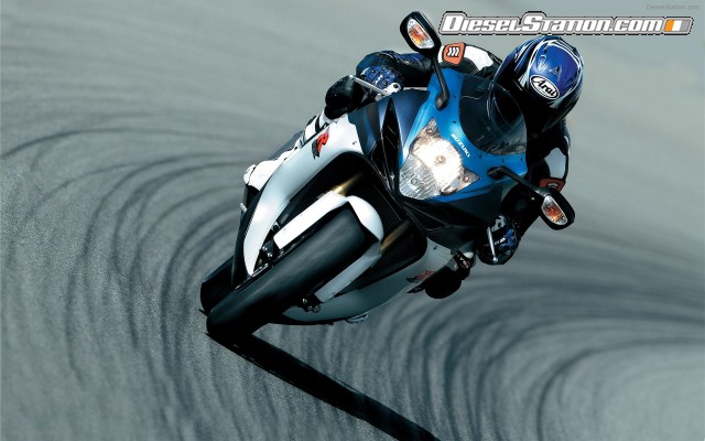 Suzuki GSX R750 2011 Widescreen Picture #9 Suzuki GSX R750 2011 Widescreen Picture #9