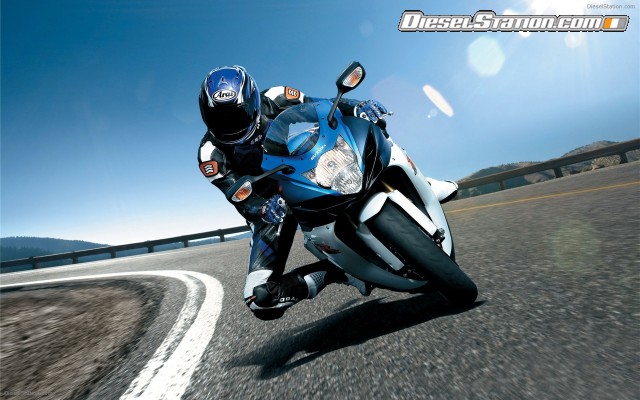Suzuki GSX R750 2011 Widescreen Picture #0 Suzuki GSX R750 2011 Widescreen Picture #0