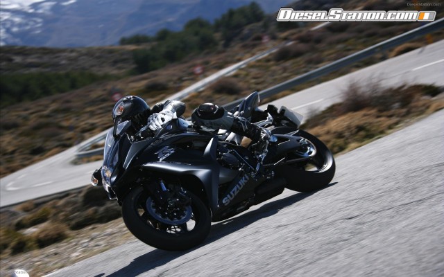 Suzuki GSX R750 Widescreen Picture #16 Suzuki GSX R750 Widescreen Picture #16