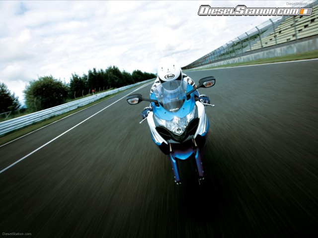 Suzuki GSX r1000 Picture #27 Suzuki GSX r1000 Picture #27