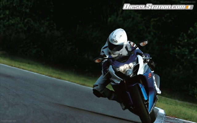 Suzuki GSX r1000 Widescreen Picture #35 Suzuki GSX r1000 Widescreen Picture #35