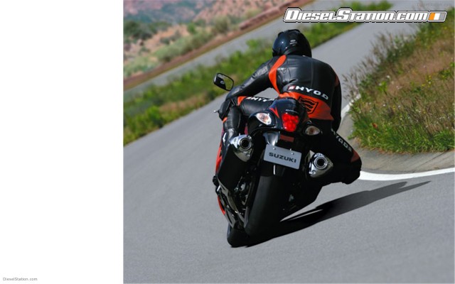 Suzuki Hayabusa GSX 1300R Widescreen Picture #8 Suzuki Hayabusa GSX 1300R Widescreen Picture #8