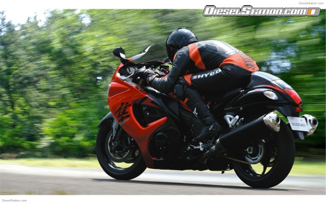 Suzuki Hayabusa GSX 1300R Widescreen Picture #3 Suzuki Hayabusa GSX 1300R Widescreen Picture #3