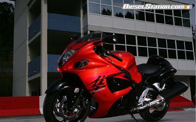 Suzuki Hayabusa GSX 1300R Widescreen Picture #18 Suzuki Hayabusa GSX 1300R Widescreen Picture #18