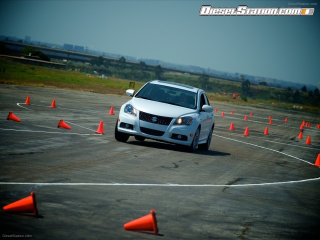 Suzuki Kizashi 2011 Picture #17 Suzuki Kizashi 2011 Picture #17