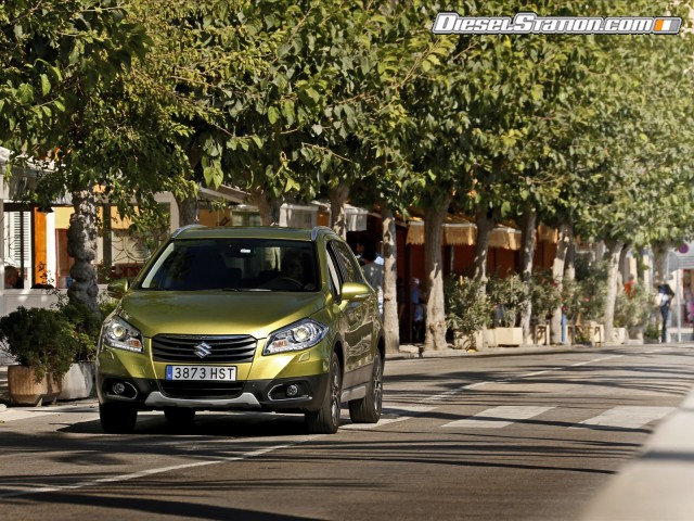Suzuki SX4 Crossover 2014 Picture #1 Suzuki SX4 Crossover 2014 Picture #1