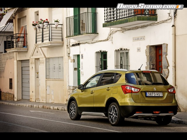 Suzuki SX4 Crossover 2014 Picture #28 Suzuki SX4 Crossover 2014 Picture #28