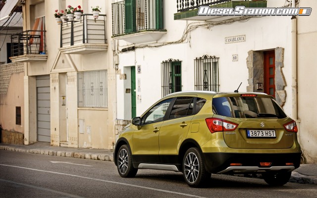 Suzuki SX4 Crossover 2014 Widescreen Picture #4 Suzuki SX4 Crossover 2014 Widescreen Picture #4