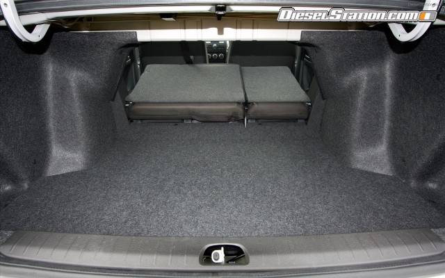 Suzuki The New SX4 Saloon Widescreen Picture #4 Suzuki The New SX4 Saloon Widescreen Picture #4