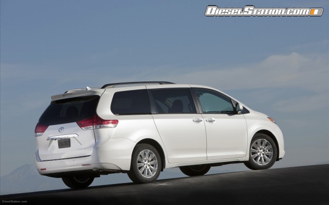 Toyota 2011 Sienna Widescreen Picture #10 Toyota 2011 Sienna Widescreen Picture #10