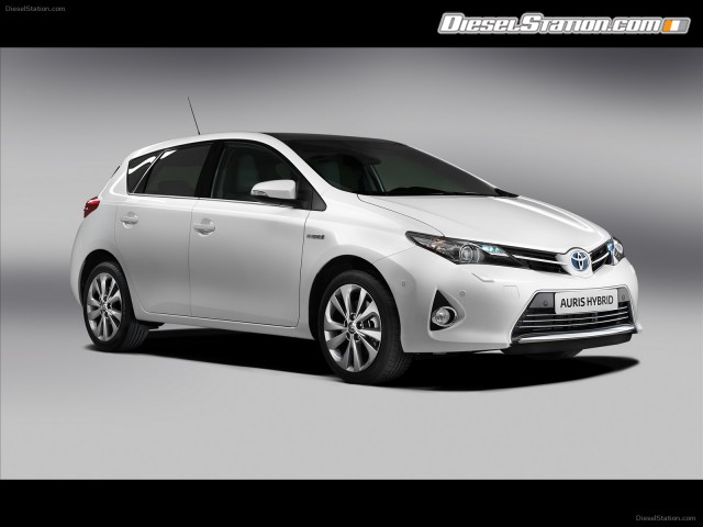 Toyota Auris Hybrid 2013 Picture #2 Toyota Auris Hybrid 2013 Picture #2