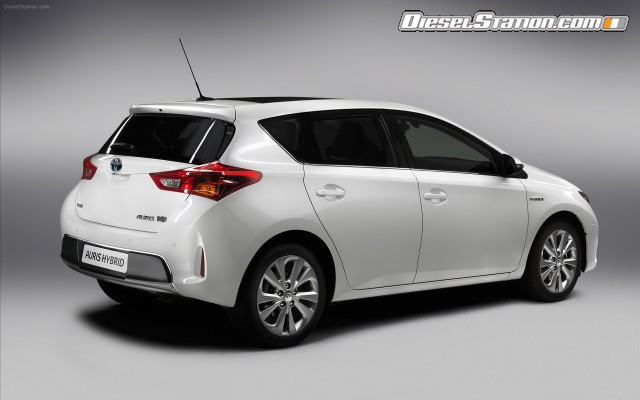Toyota Auris Hybrid 2013 Widescreen Picture #9 Toyota Auris Hybrid 2013 Widescreen Picture #9