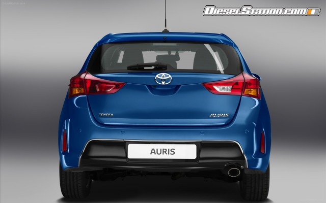 Toyota Auris Hybrid 2013 Widescreen Picture #3 Toyota Auris Hybrid 2013 Widescreen Picture #3