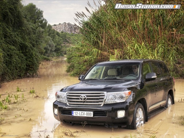 Toyota Land Cruiser V8 2012 Picture #18 Toyota Land Cruiser V8 2012 Picture #18