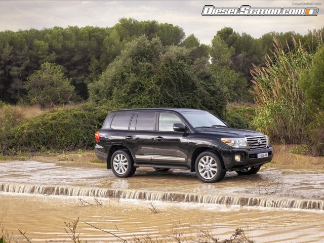 Toyota Land Cruiser V8 2012 Picture #11 Toyota Land Cruiser V8 2012 Picture #11