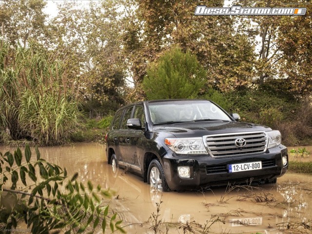 Toyota Land Cruiser V8 2012 Picture #6 Toyota Land Cruiser V8 2012 Picture #6